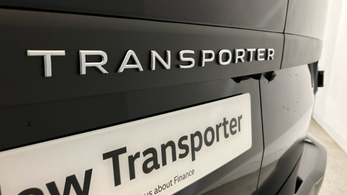 Volkswagen Transporter T32 Swb Diesel 2.0 TDI 170 Commerce Pro Van Auto [5 Plus] - Image 31